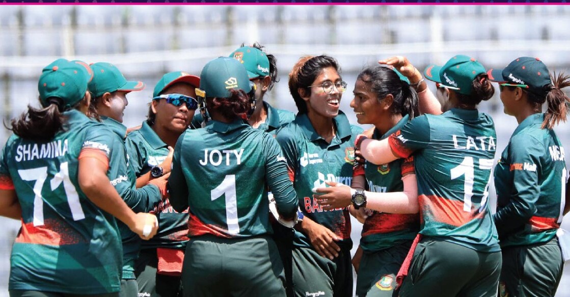 Bangladesh players celebrate a wicket. Photo: Twitter@BCBtigers