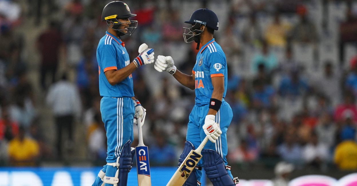 Indore ODI: Australia put India in to bat