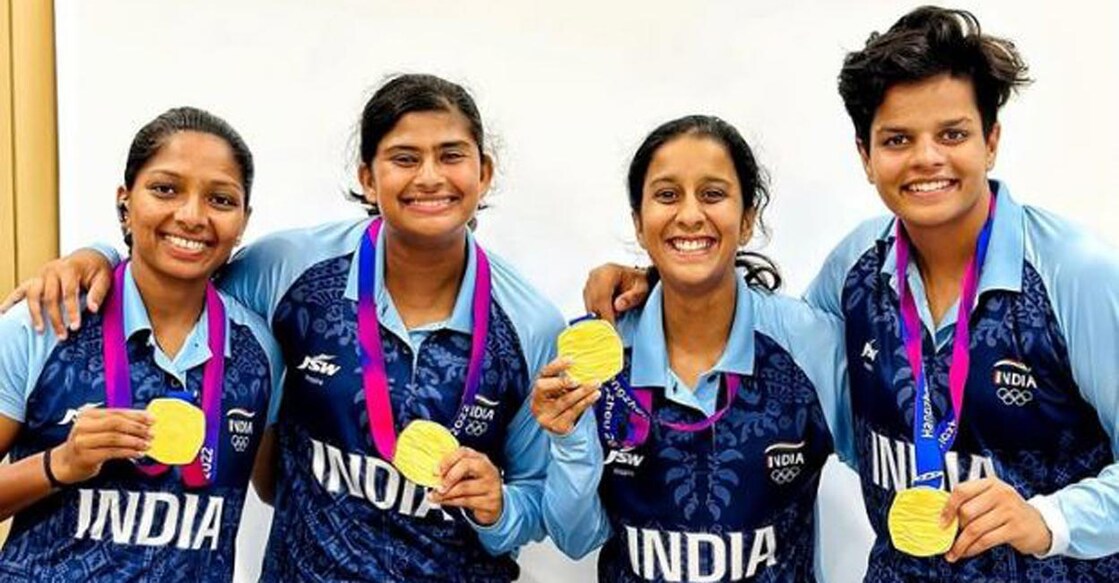 From left: Minnu Mani, Titas Sadhu, Jemimah Rodrigues and Shafali Verma pose with their Asian Games gold medals. File photo: Instagram@minnu_mani