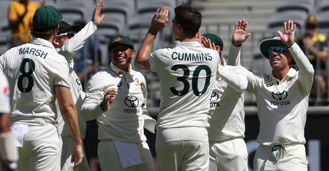 Pat Cummins-led Asutralia thrahsed Pakistan at Perth last year. File photo: AFP/Colin Murty