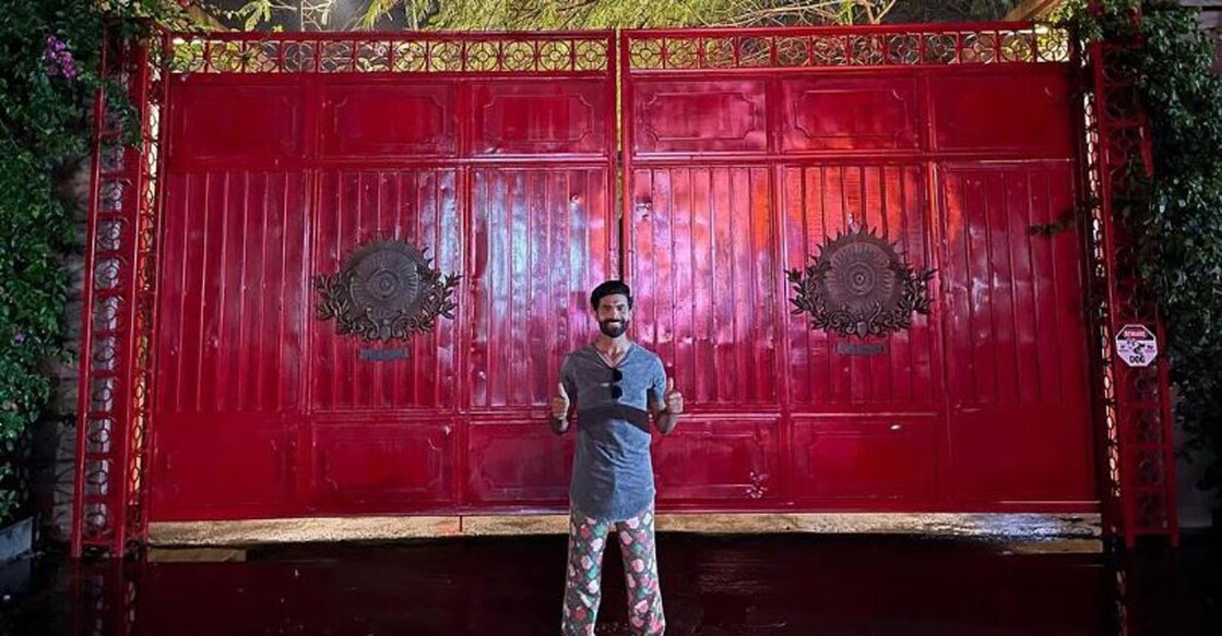 Jadeja paid a visit to his former Indian skipper when he was at Ranchi. Photo: Instagram@royalnavghan