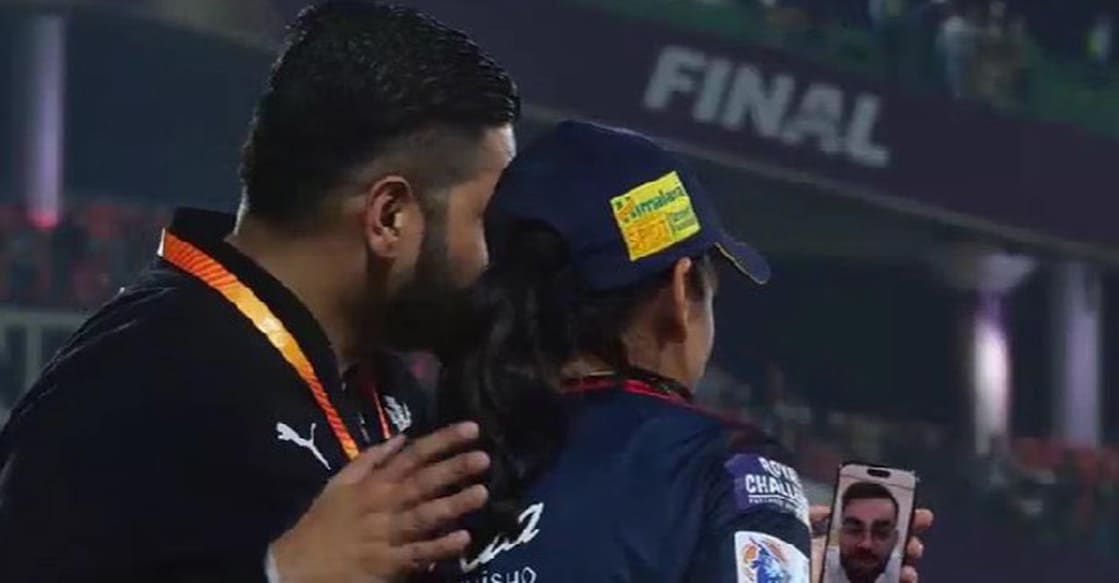  Virat Kohli congratluates Smirit Mandhana through a video call. Photo: X@RCBTweets