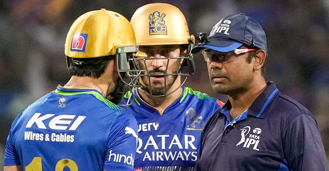 Virat Kohli argues with the umpire. Photo: PTI/Swapan Mahapatra