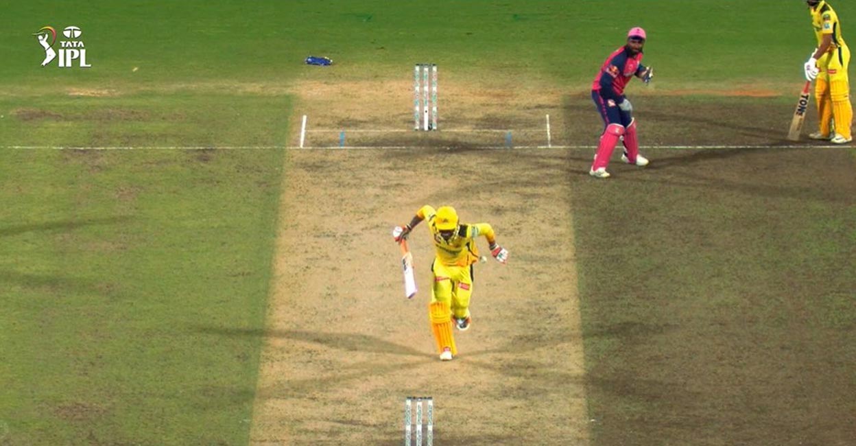 Sanju Samson's throw hit Ravindra Jadeja at the non-striker's end. Screengrab