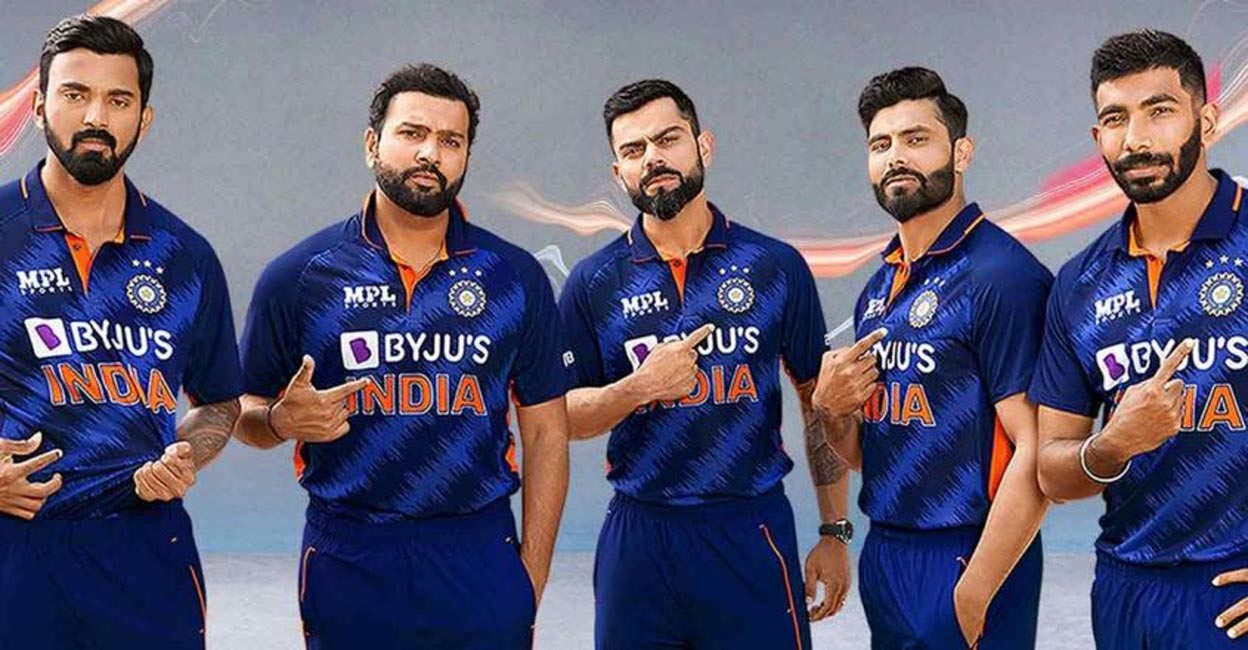 From left: K L Rahul, Rohit Sharma, Virat Kohli, Ravindra jadeja and Jasprit Bumrah sporting the Byju's Team India jersey. File photo: X@BCCI
