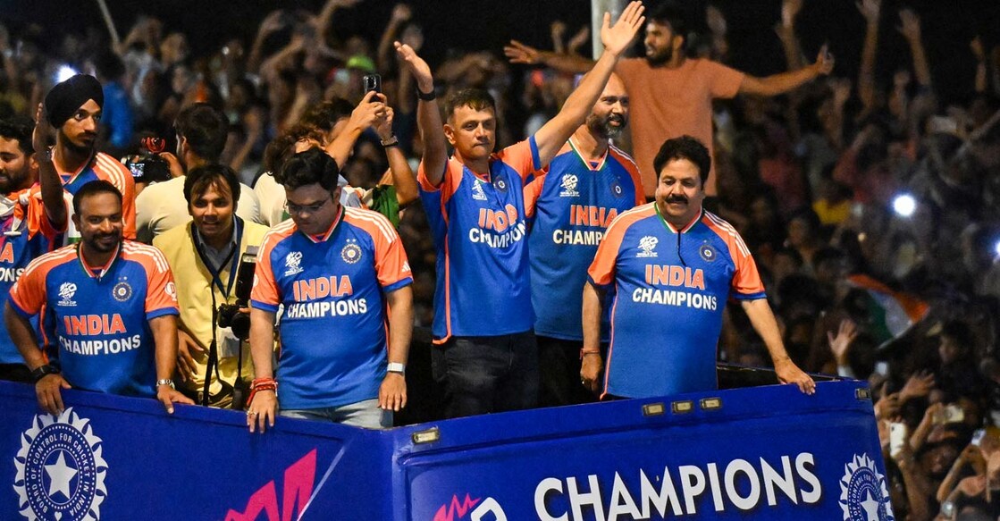 Rahul Dravid during the victory parade in Mumbai. File photo: AFP/Punit Paranjpe