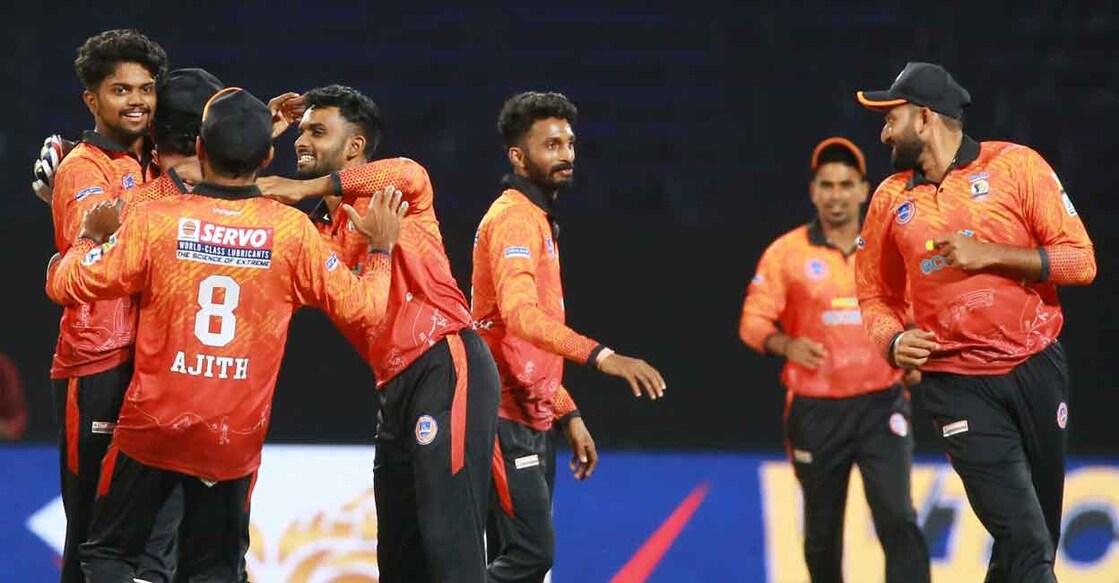 calicut-globstars-vs-thrissur-titans Players of Calicut Globstars celebrate a wicket of Thrissur Titans. Photo: Special arrangement