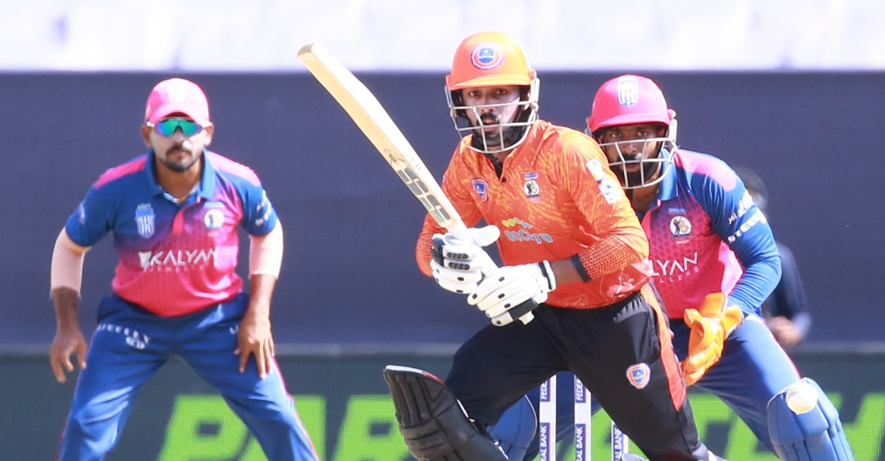 Calicut Globstars captain Rohan Kunnummal bats against Trivandrum Royals in the semifinal of the Kerala Cricket League in Thiruvananthapuram on Tuesday. Photo: Special arrangement