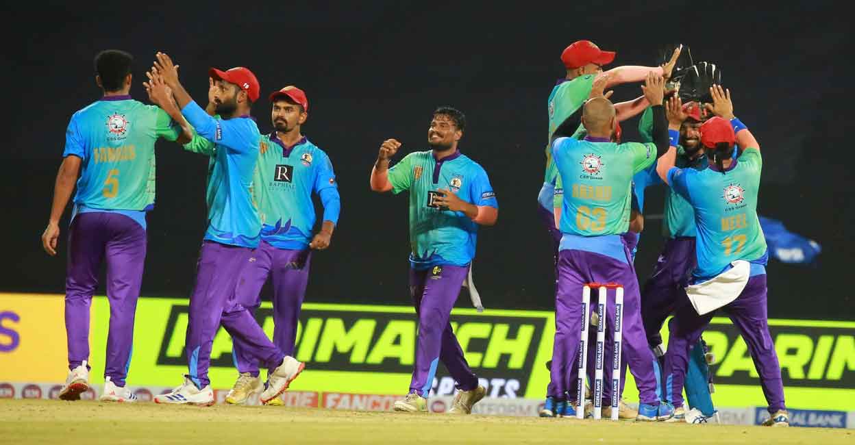KCL T20 Anand, Fanoos demolish Trivandrum Royals, give Alleppey
