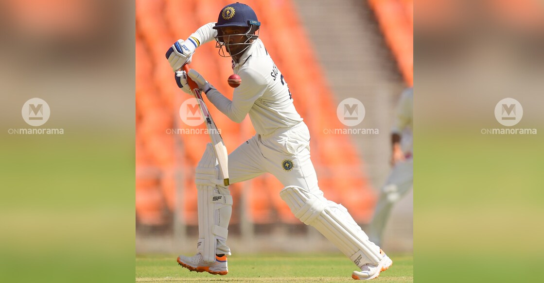 sachin-baby-batting-vs-gujarat