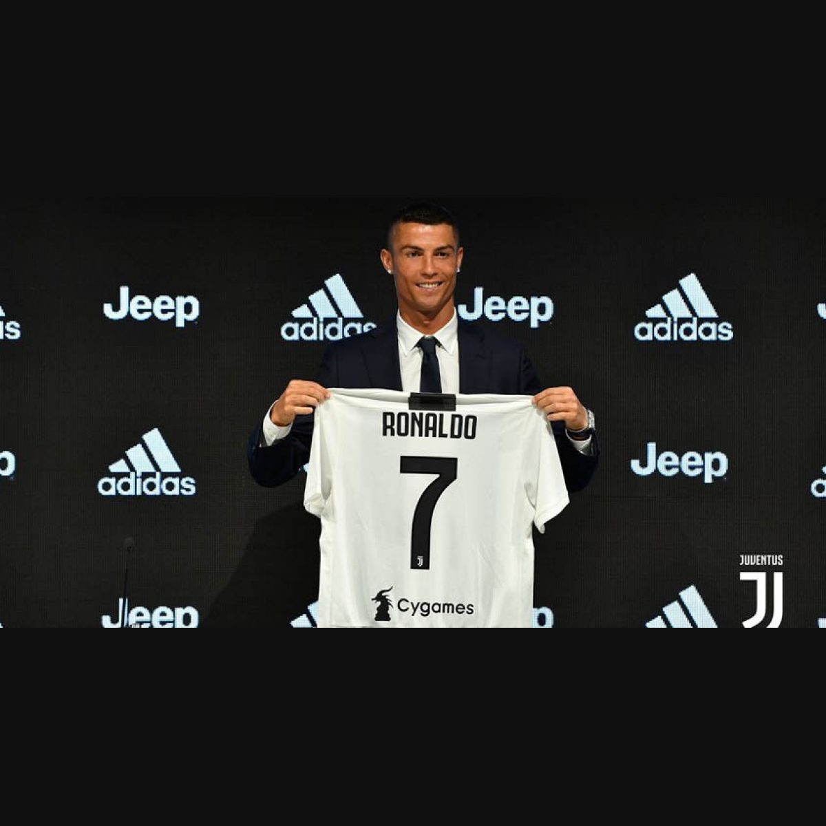 Ronaldo's Juventus Jersey Sells 520,000 Units