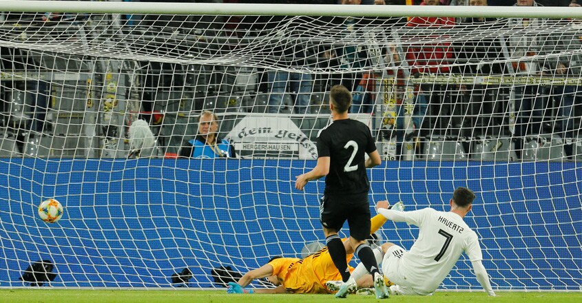 Argentina's Nicolas Tagliafico in action with Germany's Julian Brandt REUTERS/Leon Kuegeler Argentina's Nicolas Tagliafico in action with Germany's Julian Brandt REUTERS/Leon Kuegeler