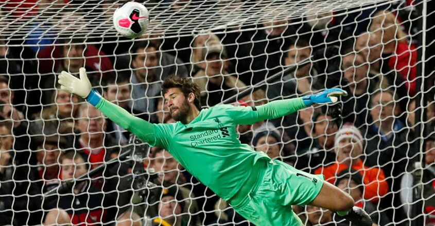 Premier League: Liverpool winning streak ends with draw at United Premier League: Liverpool winning streak ends with draw at United