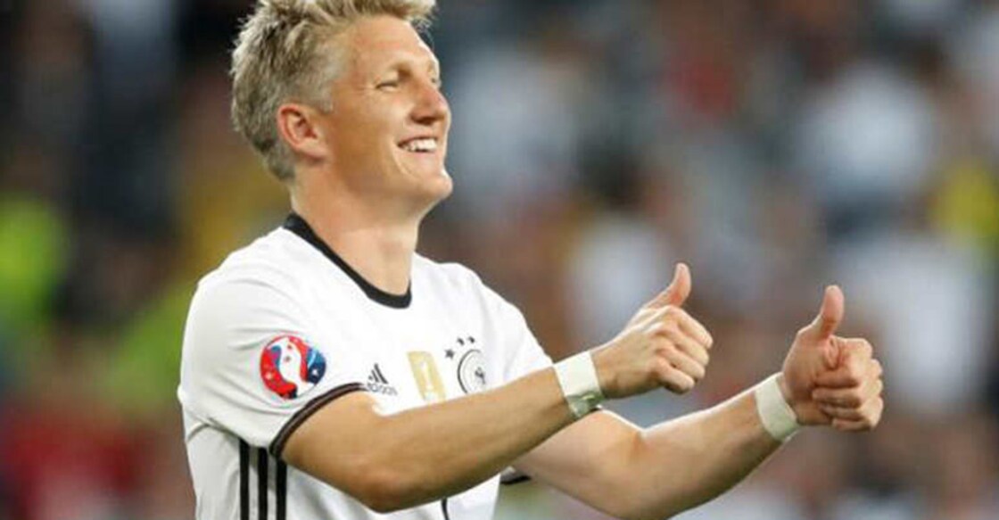 Schweinsteiger announces retirement, could join Germany set-up