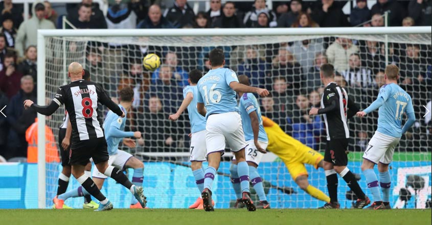 Premier League: Relentless Liverpool march on as Manchester City stumble Premier League: Relentless Liverpool march on as Manchester City stumble