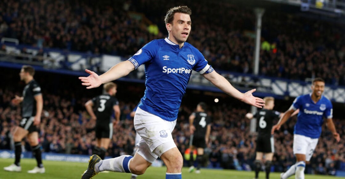 Everton ease past Burnley to keep Europa League dream alive