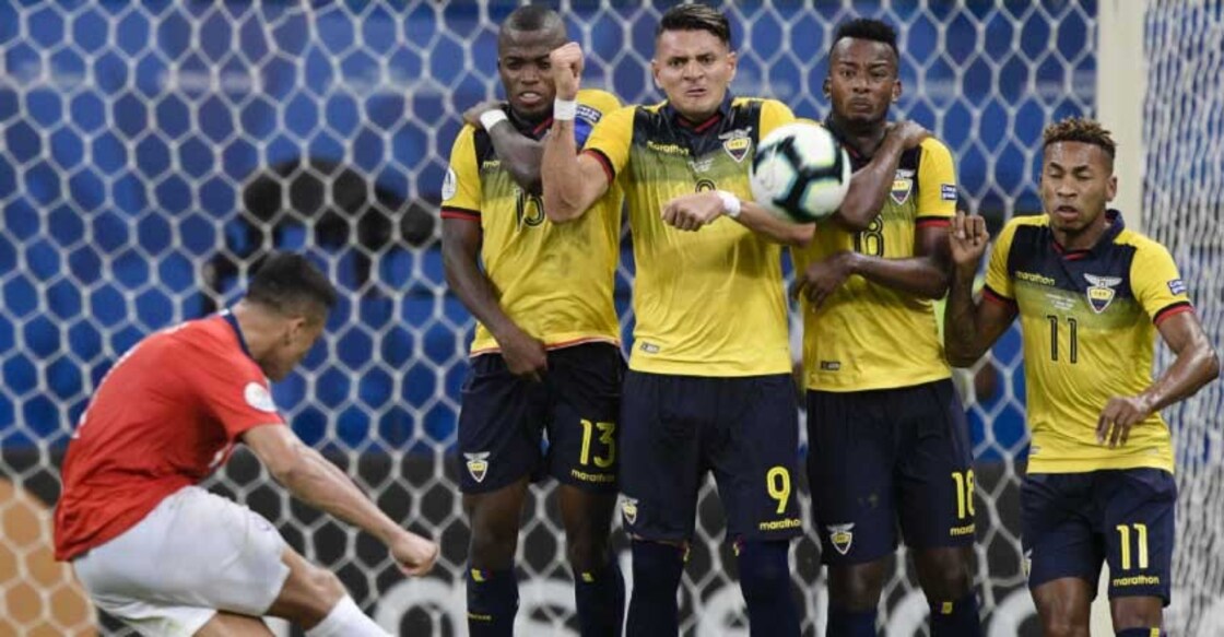 Sanchez strikes again to take Chile into Copa quarters