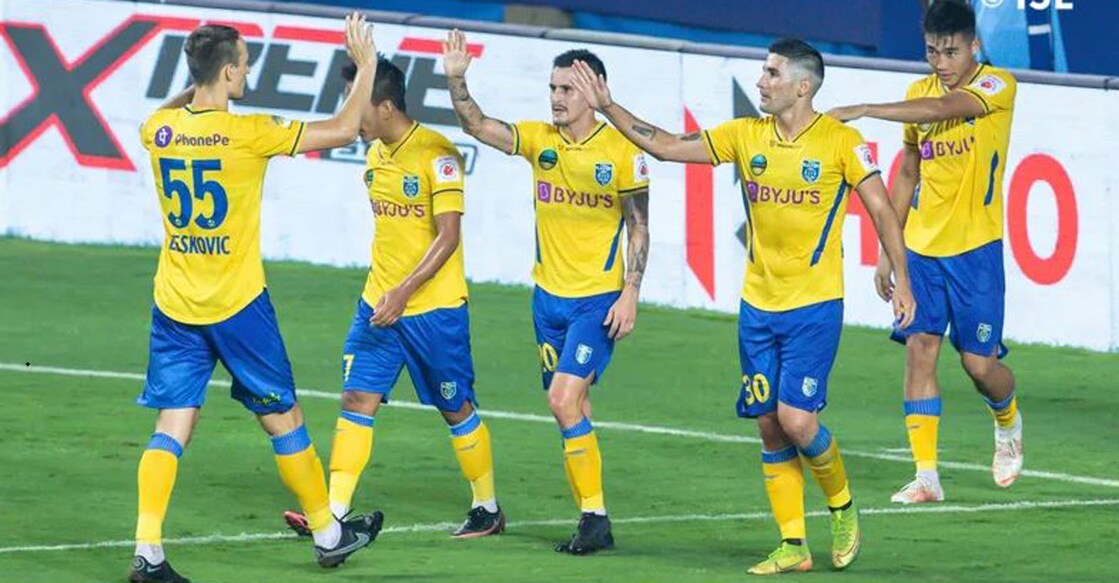 Kerala Blasters players celebrate their equaliser against Jamshedpur FC. Photo: ISL
