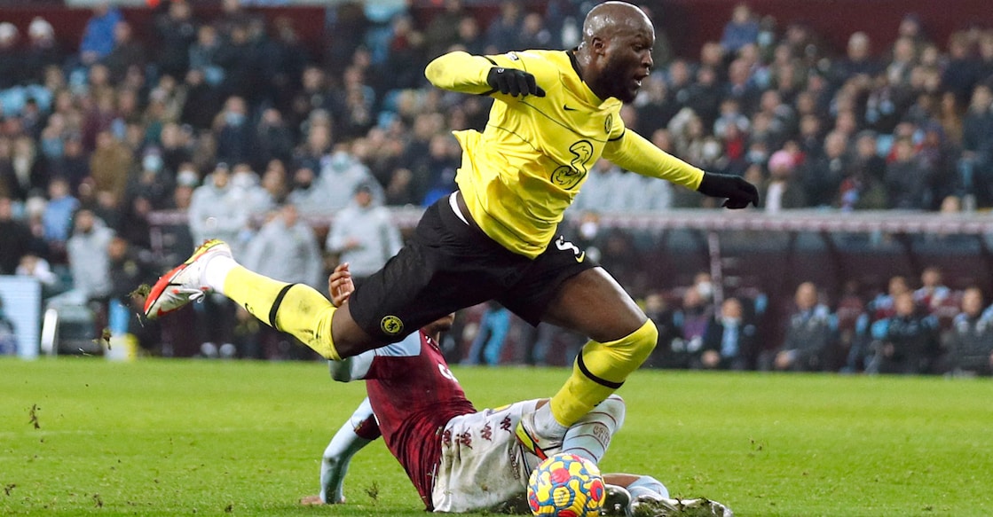 Aston Villa's Ezri Konsa fouls Chelsea's Romelu Lukaku to concede a penalty. Photo: Action Images via Reuters/Andrew Boyers