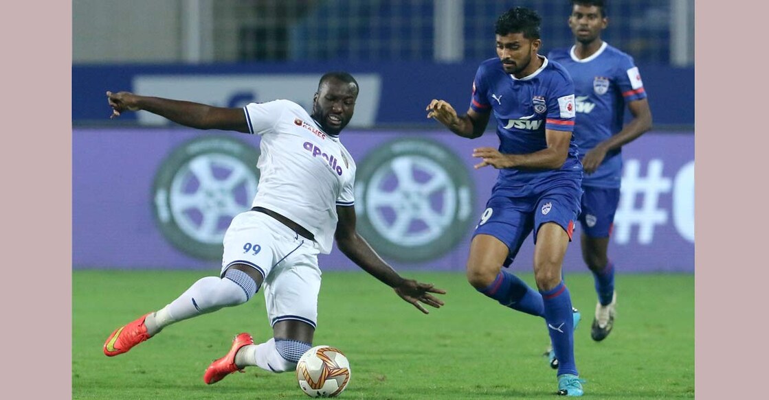 Esmael Goncalves tries to win the ball in the attacking half for CFC. Photo: ISL