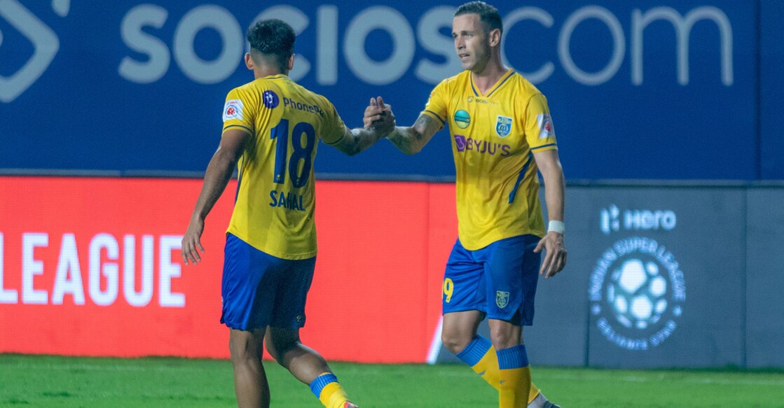 Sahal Abdul Samad congratulates Alvaro Vazquez on scoring the winner against Hyderabad FC. Photo: ISL