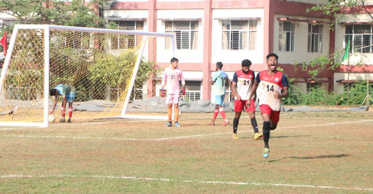 AllIndia interuniversity football championship MG, Calicut enter