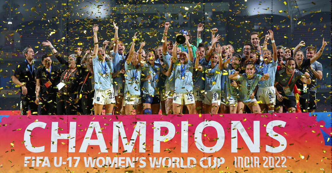 Spanish players and staff celebrate their triumph in the FIFA U-17 Women's World Cup. Photo: Twitter/ @FIFAWWC