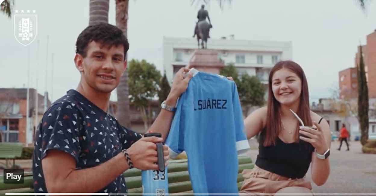 Uruguay unveil World Cup squad in style | Video