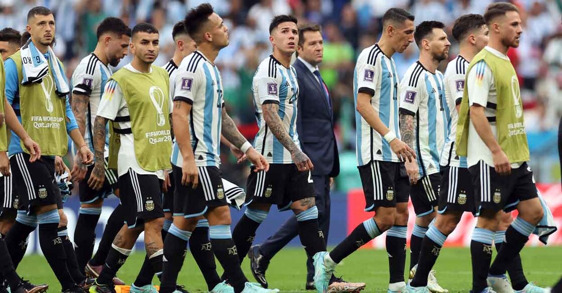Dejected Argentina players after the match. Photo: Reuters/Carl Recine
