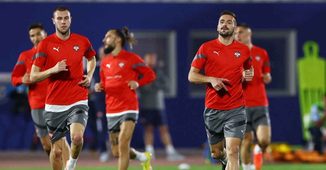 Serbian players during a training session on Wednesday. Photo: Reuters/Bernadett Szabo