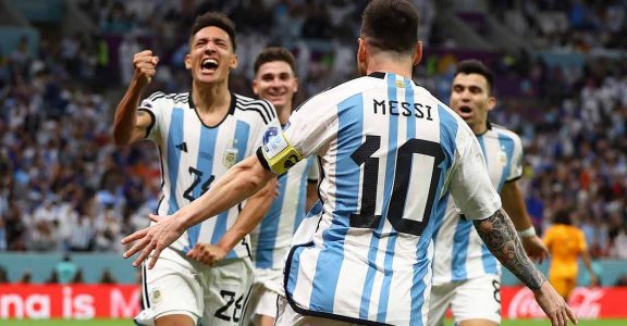 SOCCER-WORLDCUP-NLD-ARG/REPORT SOCCER-WORLDCUP-NLD-ARG/REPORT