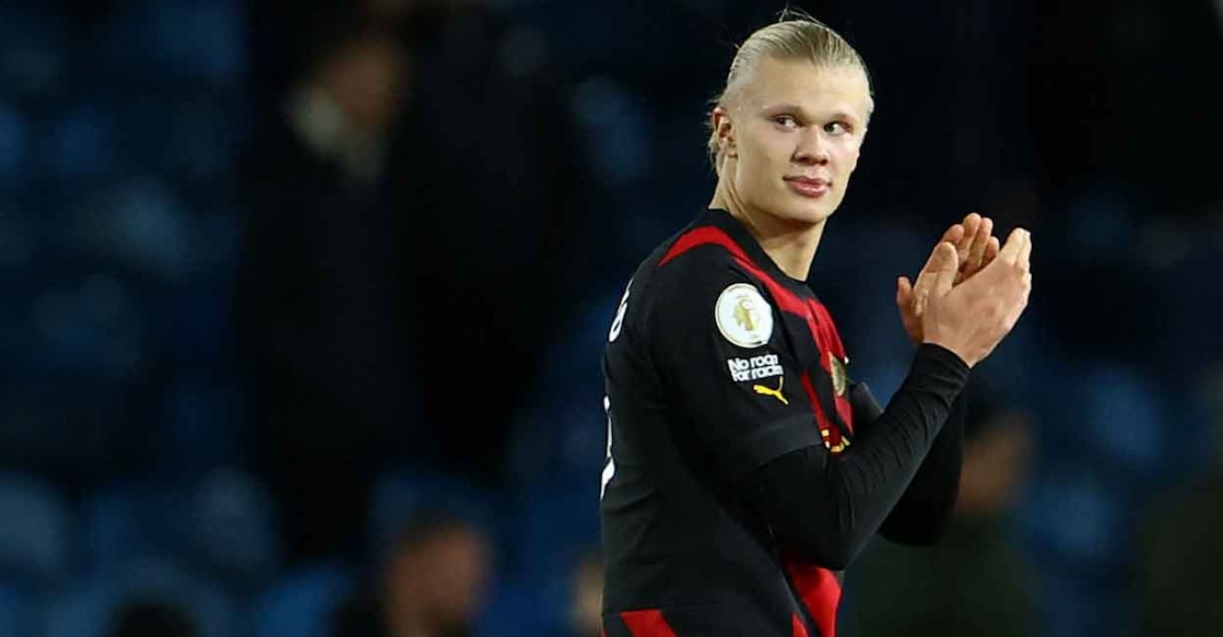 Erling Braut Haaland applauds the fans after the match. Photo: Ruters/Molly Darlington