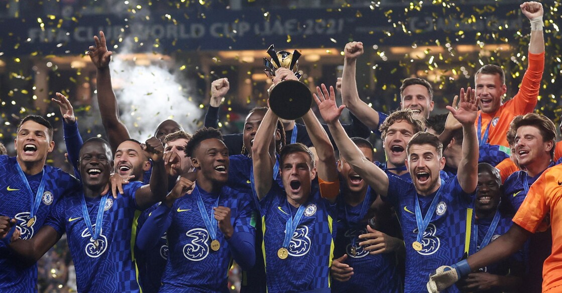 Chelsea's Cesar Azpilicueta lifts the trophy. Photo: Reuters/Matthew Childs