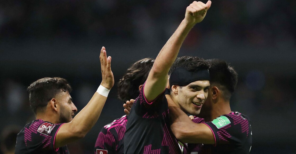 Mexico's Raul Jimenez celebrates scoring with teammates after their second goal. Photo: Reuters/Edgard Garrido