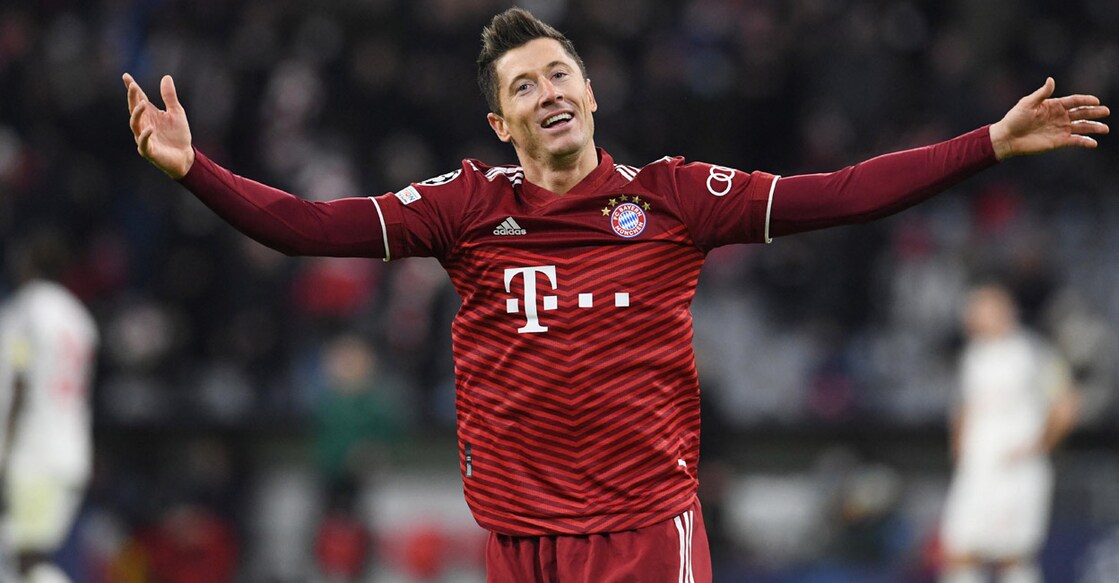 Bayern Munich's Robert Lewandowski celebrates his hat-trick goal. Photo: Reuters/Andreas Gebert