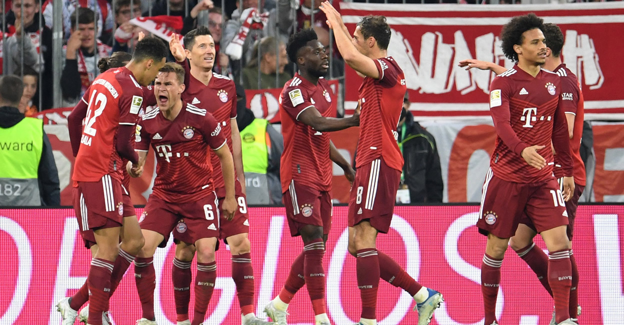 Bayern Munich Bayern Munich players celebrate their third goal. Photo: Reuters/Andreas Gebert