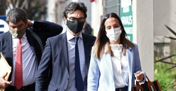 Argentine courts to try Maradona doctors, nurses for homicide Argentine courts to try Maradona doctors, nurses for homicide