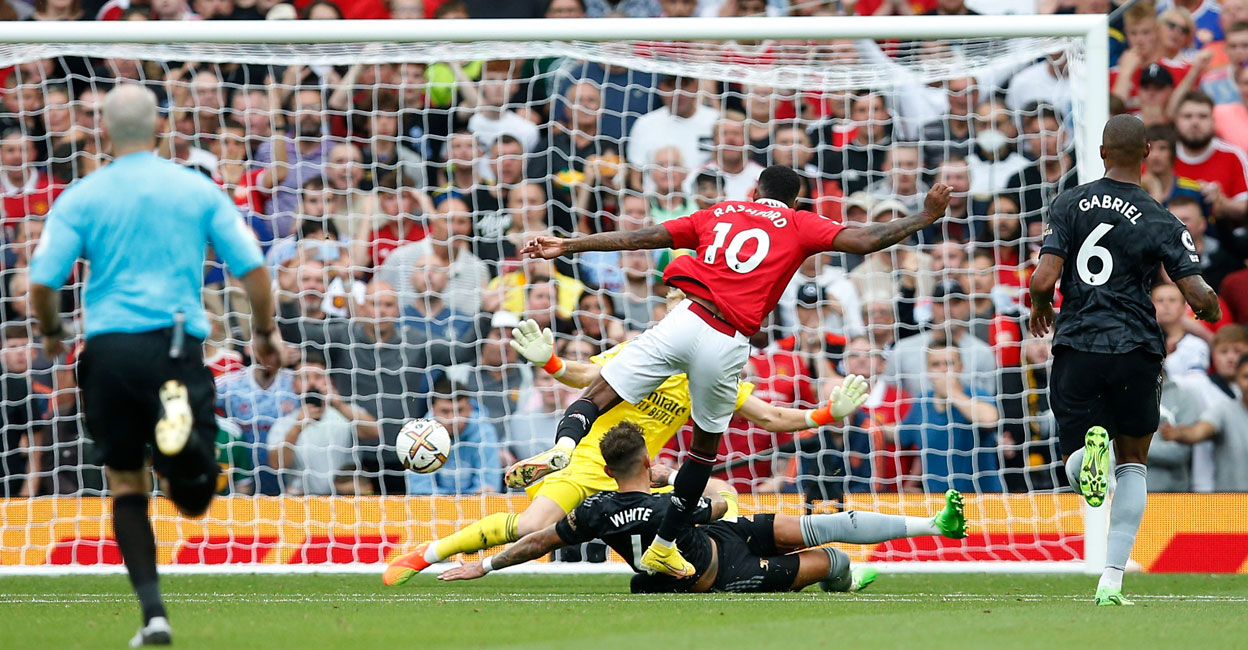 SOCCER-ENGLAND-MUN-ARS-REPORT Manchester United's Marcus Rashford scores their second goal against Arsenal in the Premier League. Photo: Reuters/ Craig Brough