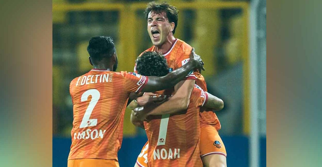 FC Goa's Iker Guarrotxena (top) scored a hat-trick in 12 minutes against East Bengal. Photo: Twitter/ @IndSuperLeague
