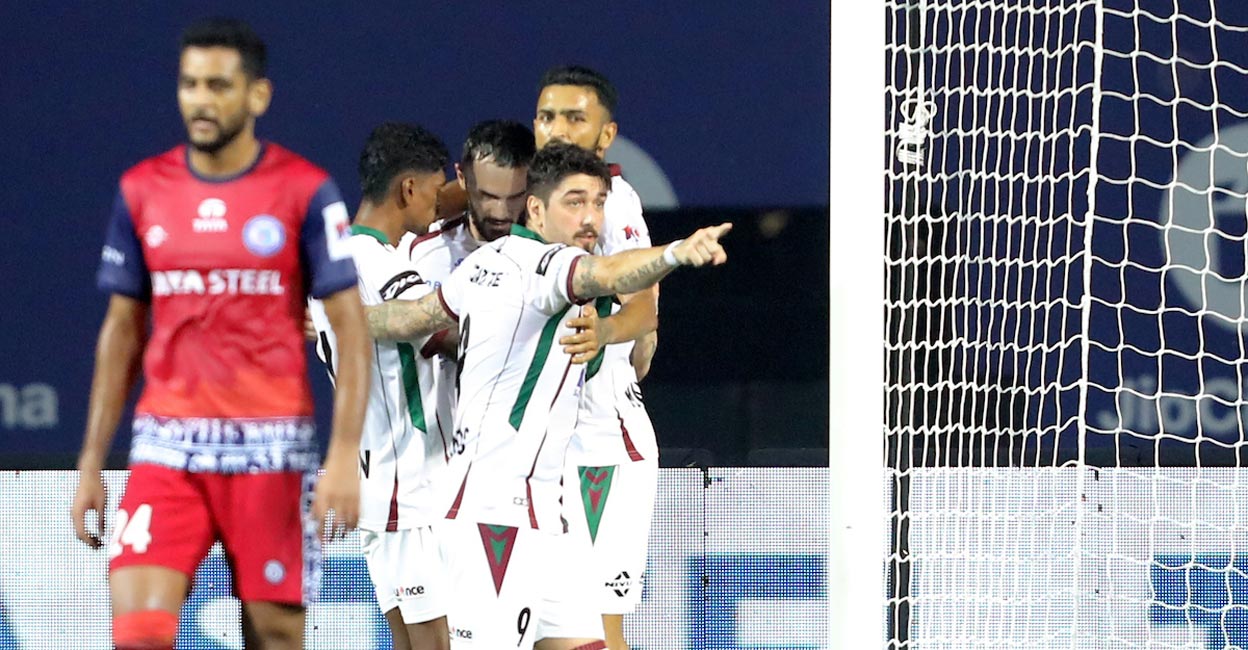 Indian Super League 2023- 24 Mohnu Bagan players celebrate their equaliser. Photo: FSDL