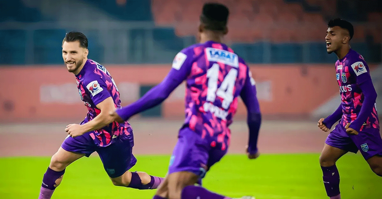 diamantakos-kbfc-vs-pun Kerala Blasters' striker Dimitrios Diamantakos celebrates his goal against Punjab FC. Photo: ISL