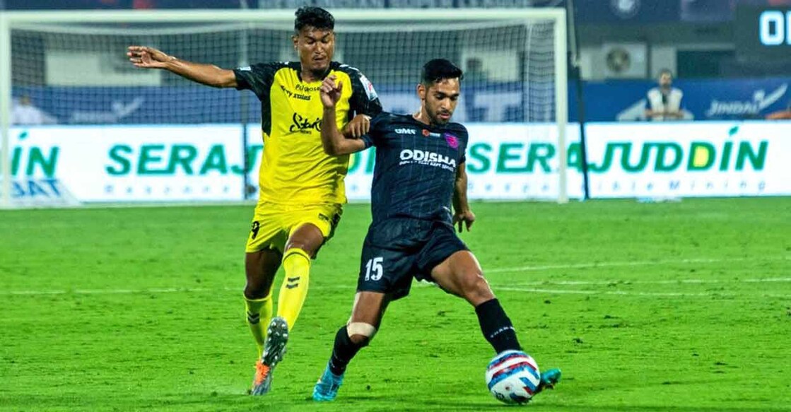 Action between Hyderabad FC (yellow) and Odisha FC. Photo: ISL