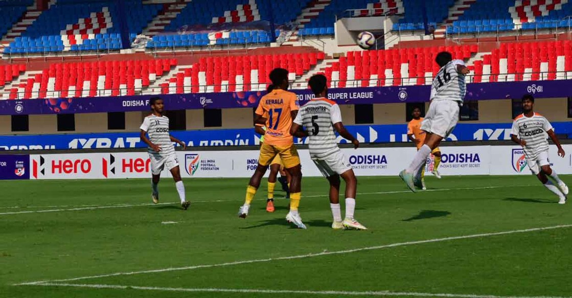 Kerala hold Maharshtra