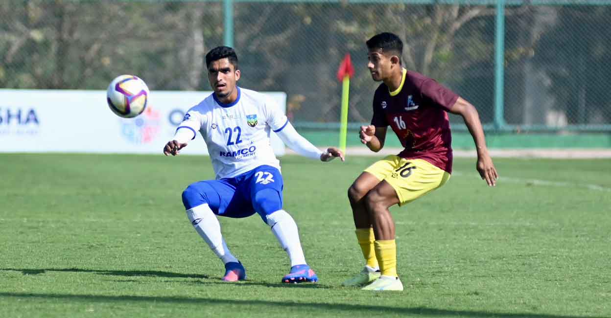 Action from the Kerala-Karnataka match. Photo: Twitter@IndianFootball