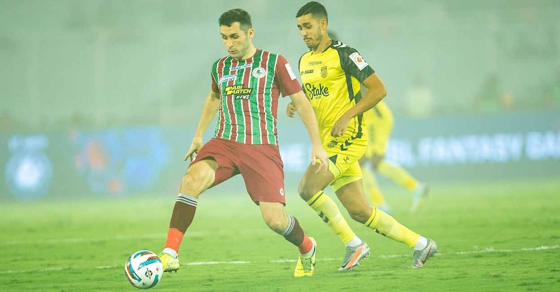 Action between Hyderabad FC (yellow) and ATK Mohun Bagan. Photo: ISL