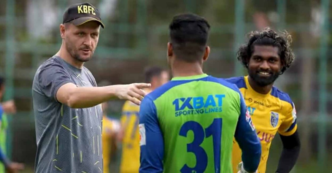 Kerala Blasters' head coach Ivan Vukomanovic interacts with players during a training session in Kochi ahead of the Super Cup. Photo: Screengrab from Kerala Blasters' YouTube