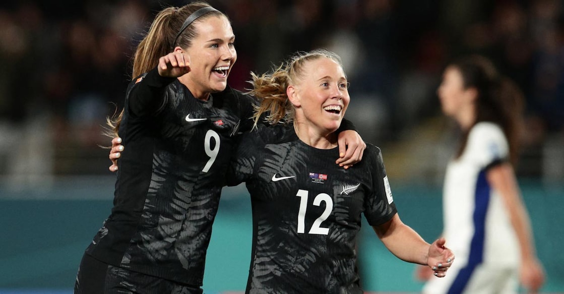 New Zealand's Betsy Hassett and Gabi Rennie celebrate after the match. Photo: Reuters/David Rowland
