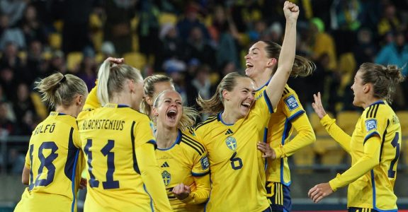 France stuns Brazil with late winner; Sweden qualifies for Women's