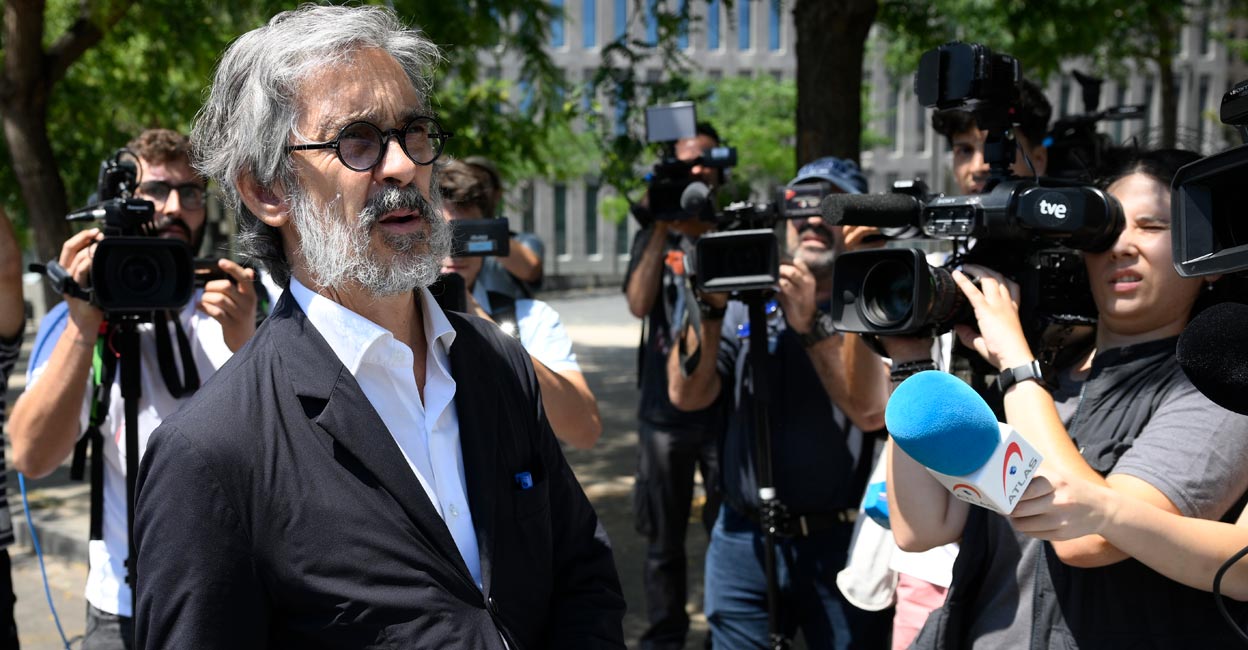 Dani Alves' lawyer Cristobal Martell Dani Alves' lawyer Cristobal Martell leaves the Ciutat de la Justicia courthouse in Barcelona. Photo: AFP/ Josep Lago