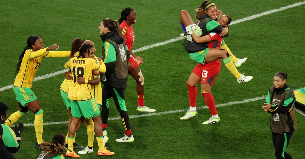 Jamaica reaches knockout round for the first time, eliminating Marta's  Brazil at Women's World Cup